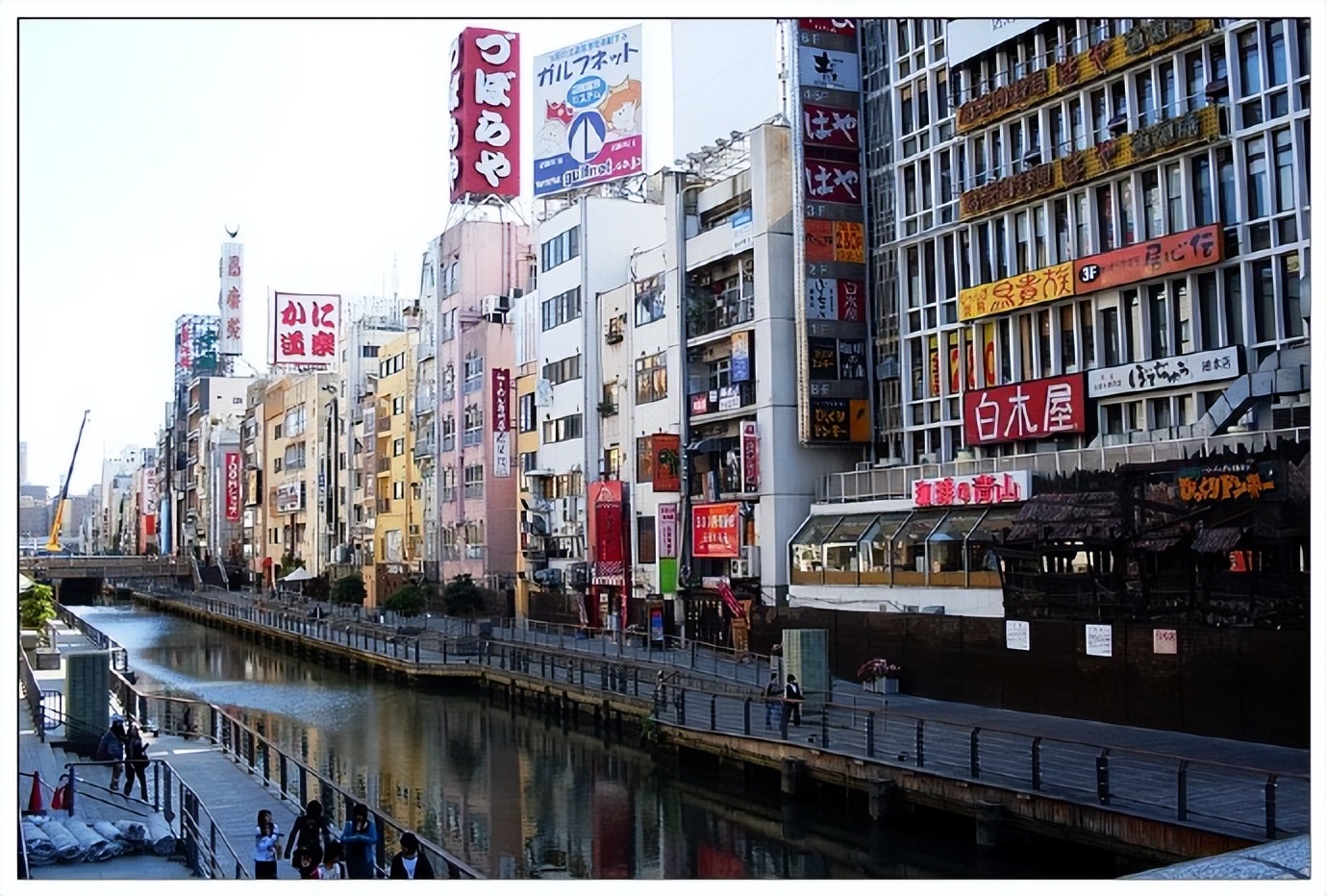 日本大阪旅游，逛“心斋桥”步行街，看大阪古城与街景