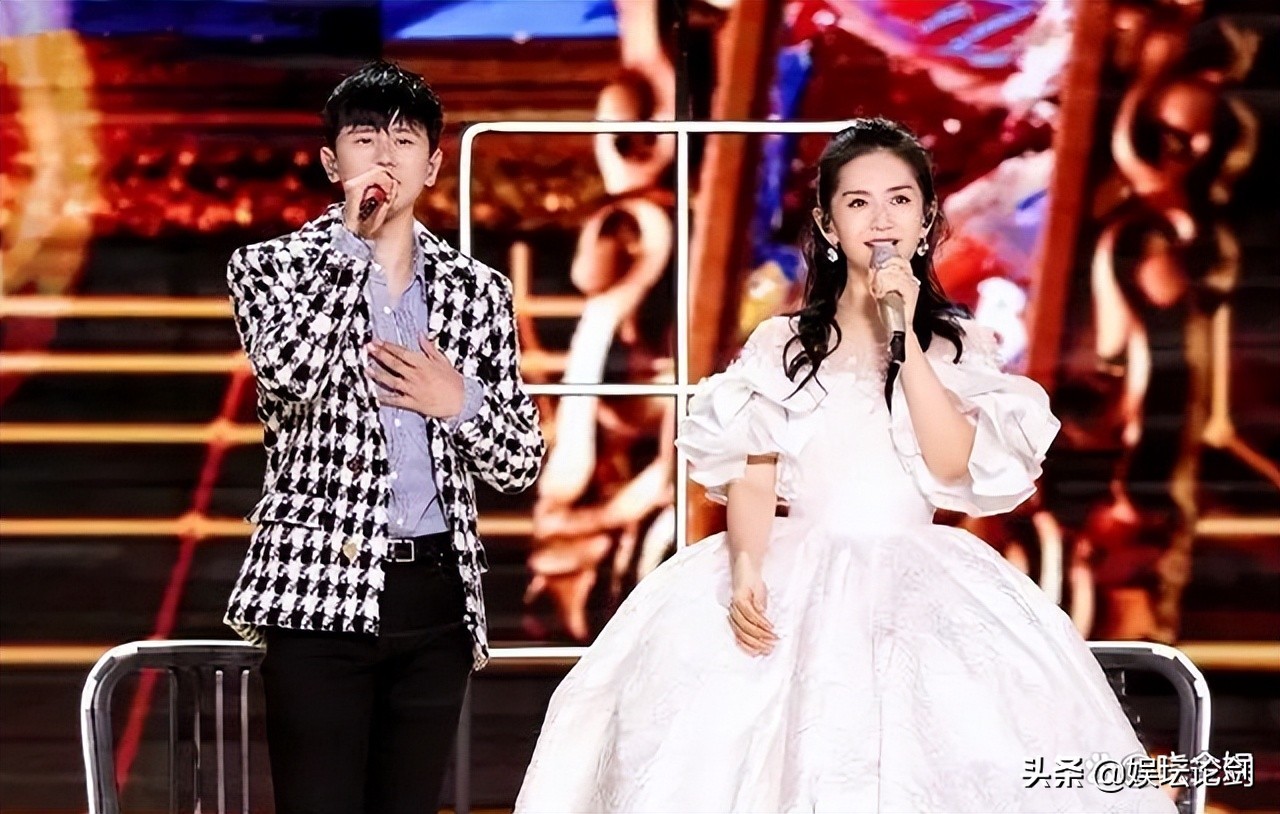 谢娜生娃写本书，刘晓庆离婚写本书，大衣哥小学没毕业还写自传