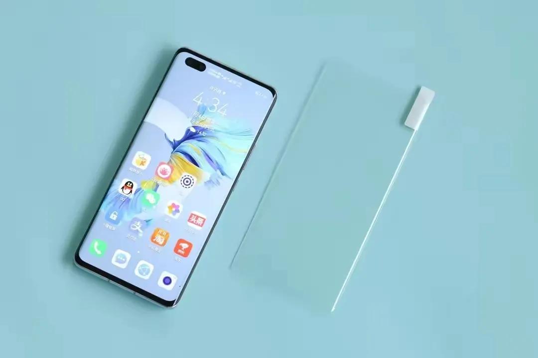 曲面屏手机应该贴什么膜？目前有五种，建议水凝膜