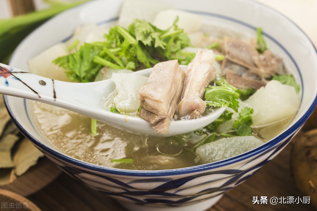 炖羊肉少料也美味，简单做法轻松搞定