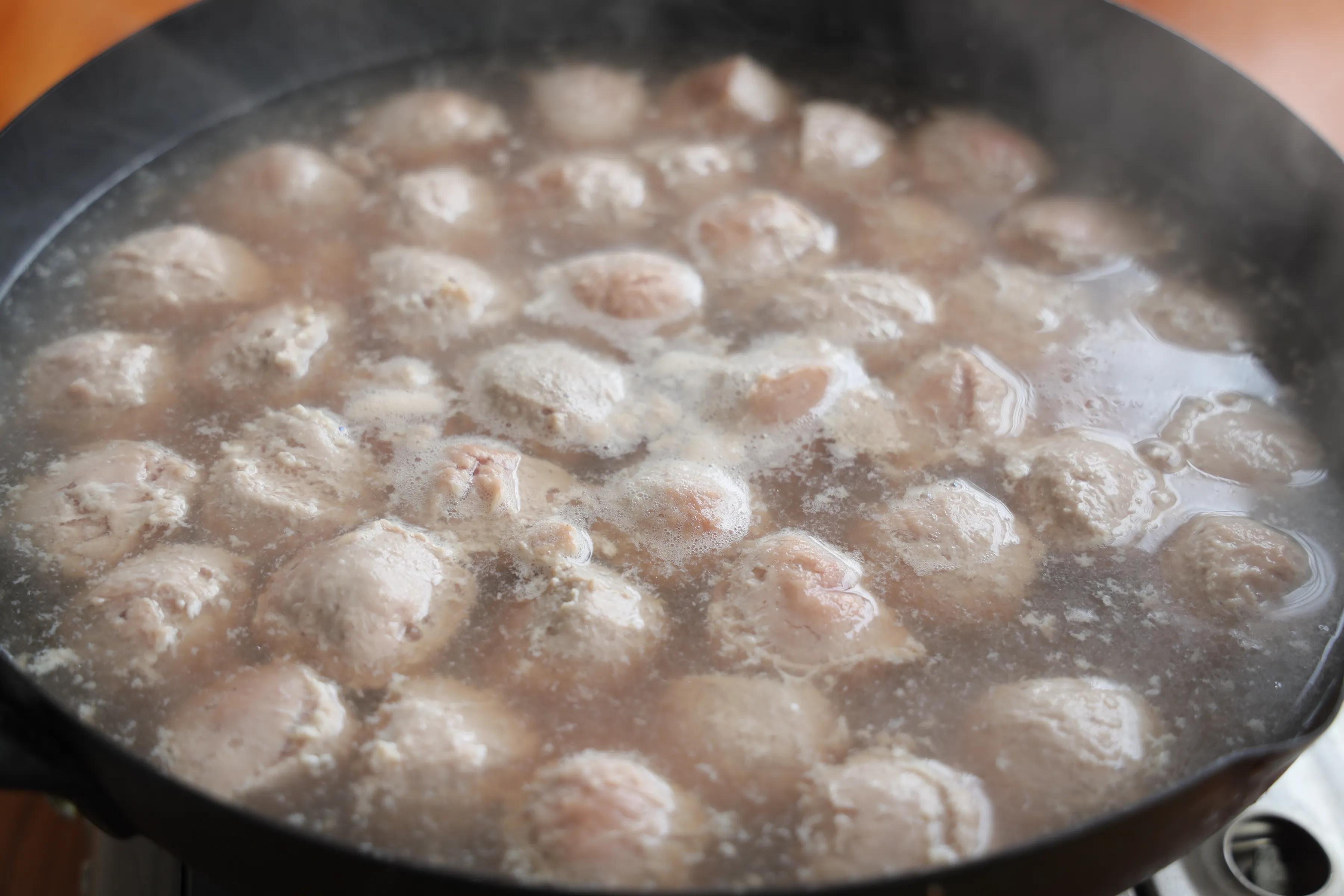 过年了，自制牛肉丸，Q弹有嚼劲，做汤涮火锅绝了，无添加更放心