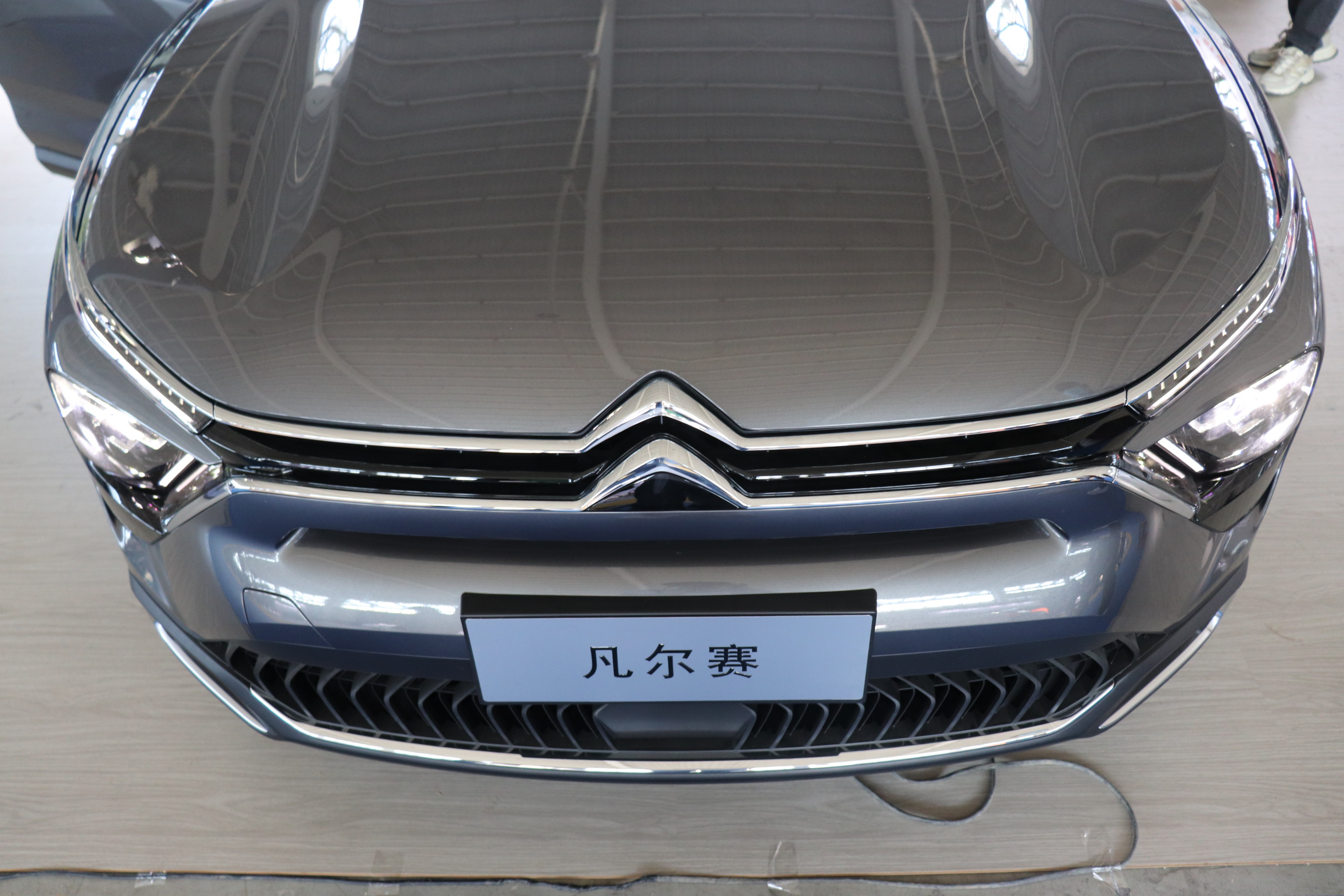 别说凡尔赛c5 x是四不像,这款法系车戳中了大多数年轻人的痛点