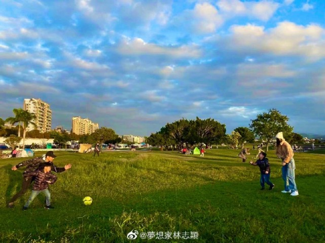林志颖晒照秀幸福，受王力宏事件影响被喊话别塌房，忙改微博权限