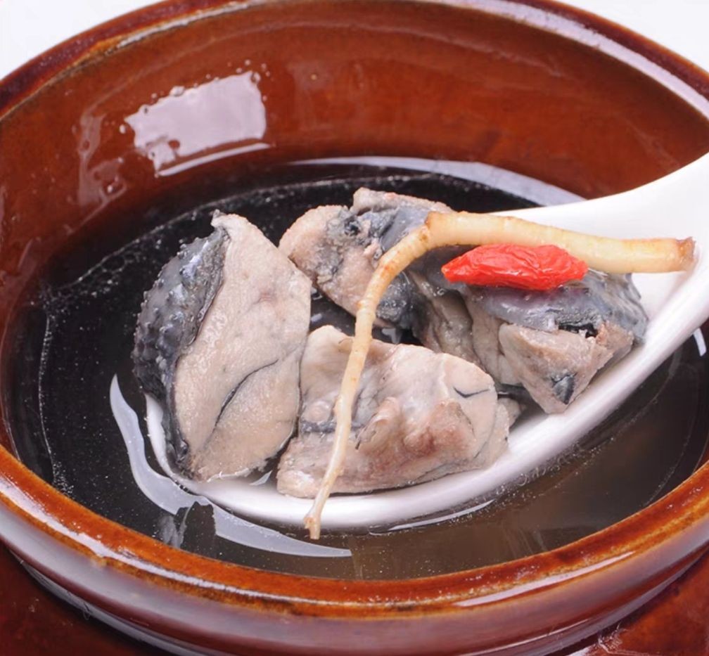 人参枸杞乌鸡汤的功效,女神节一定要喝乌鸡汤,补气补血犒劳自己,乌鸡