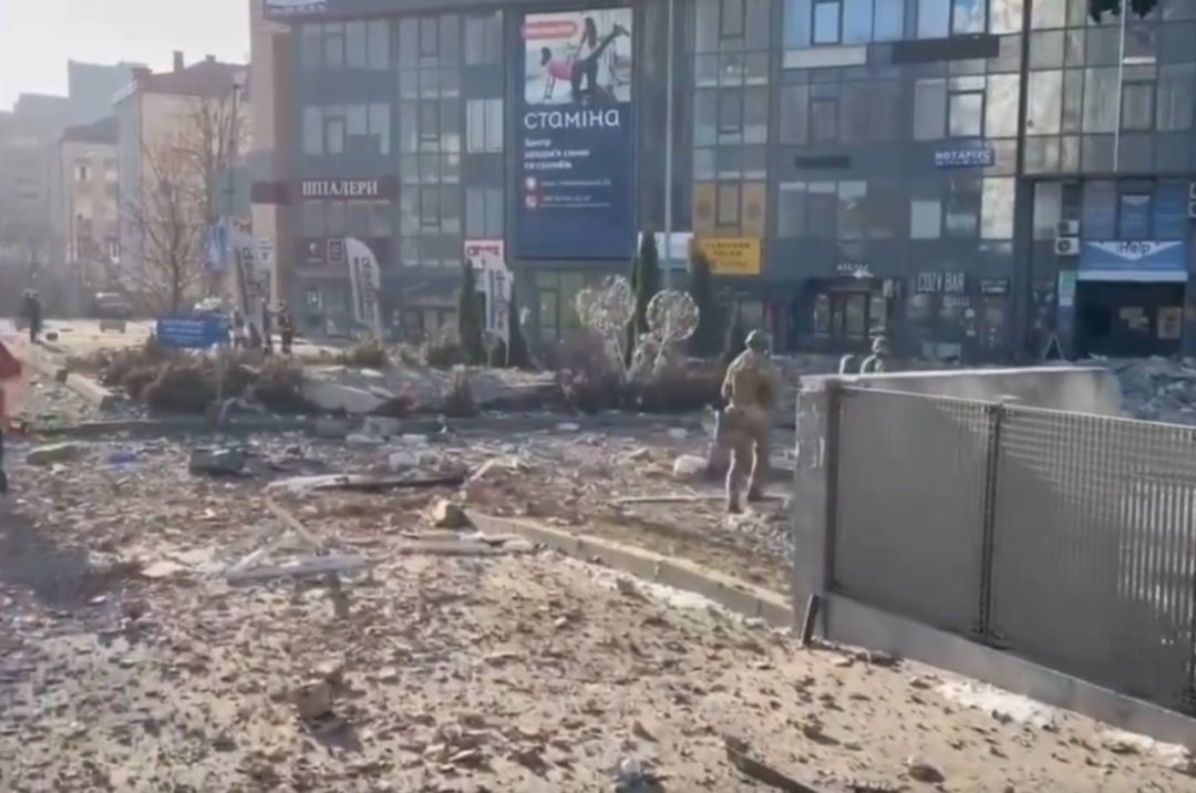 �ڿ����ġ��Ի���Ϊ�����˿�Ц���ã���ս50Сʱ��������˳����