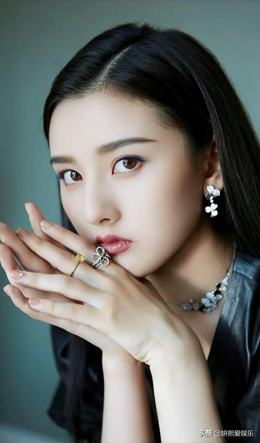 宋祖儿，清纯甜美，漂亮可爱