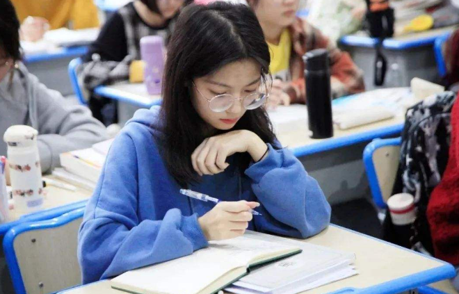 2022高考难度“再创新高”，3大变化要注意，部分考生将无缘本科