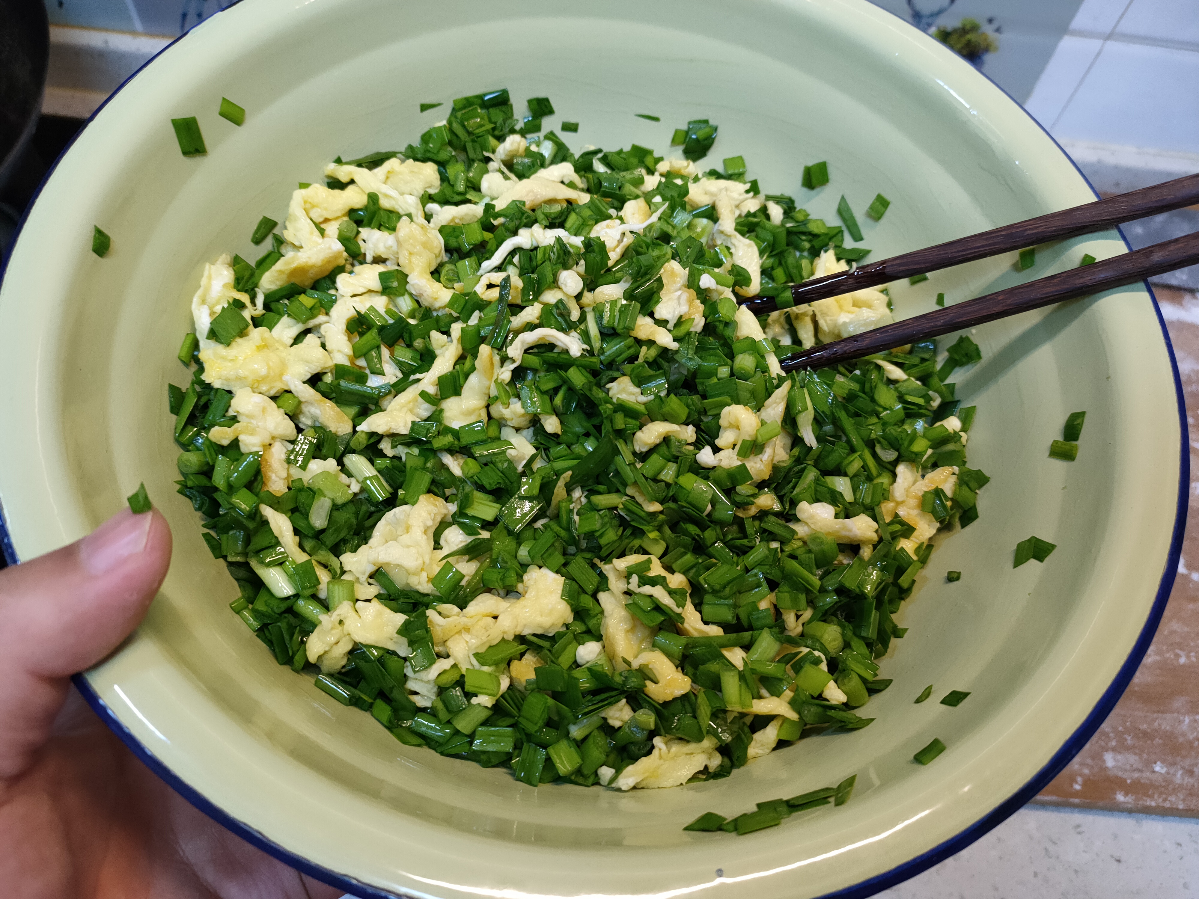 春天包韭菜馅饺子,不少人放错了“调料”,难怪不鲜不香不好吃