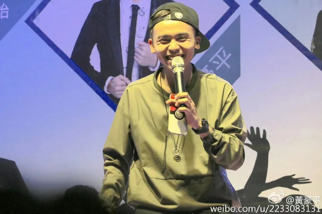 34岁著名主持人出道11年，却蜗居59㎡老破小，网友：这么寒酸？