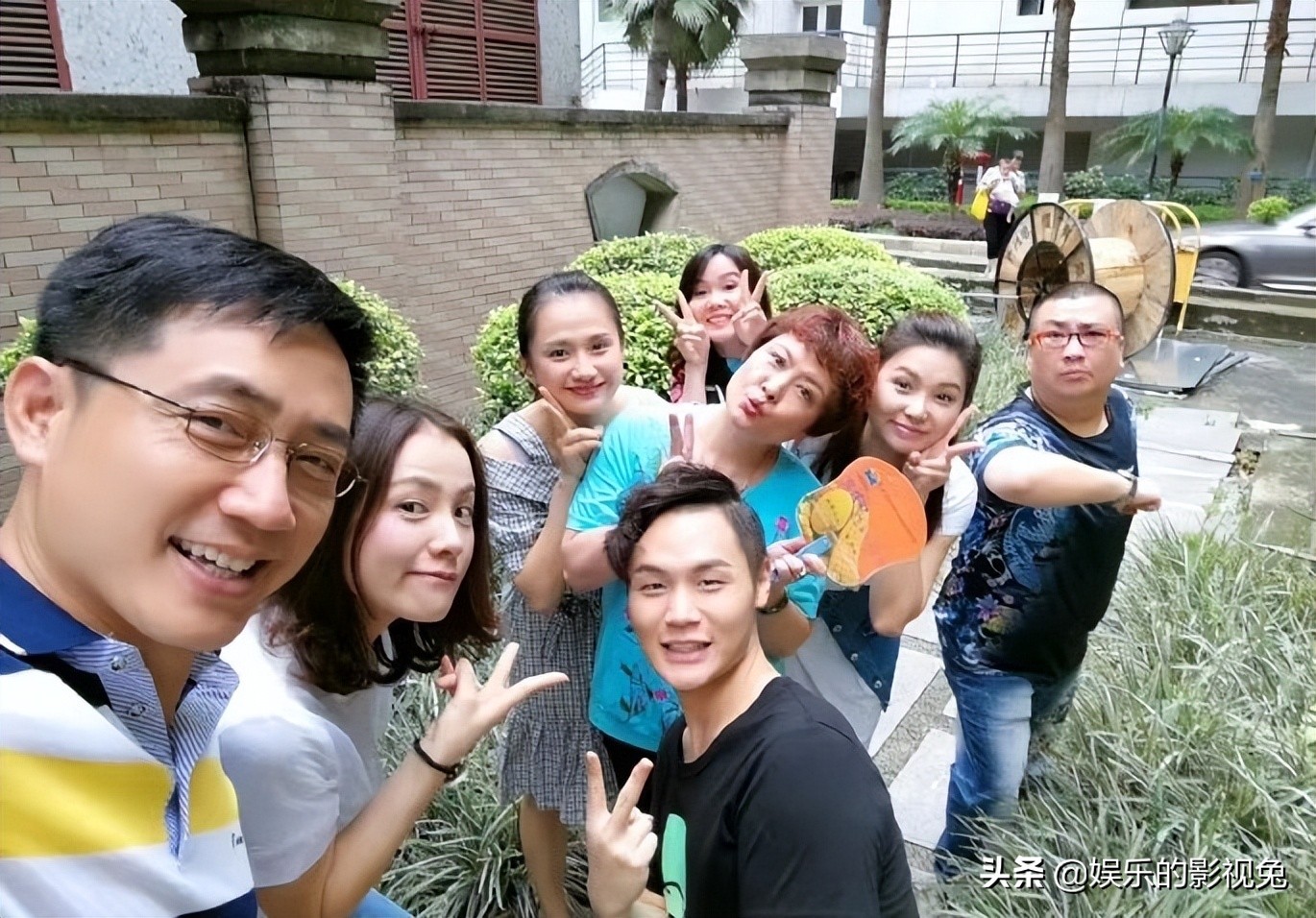 这部广东本土剧，主人家有五对夫妻，离婚四对，这设定离谱了吧？