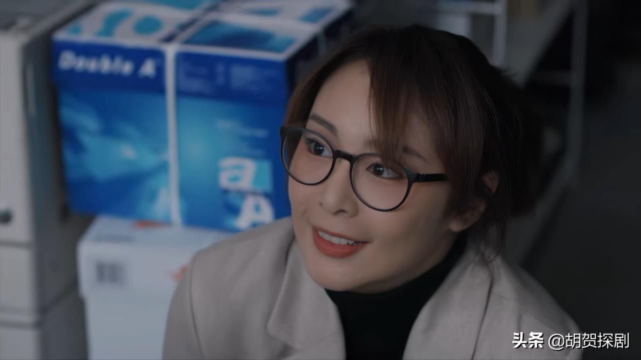 二刷《理想之城》：才懂30岁吴红玫爱上60岁赵显坤，是最狠的算计