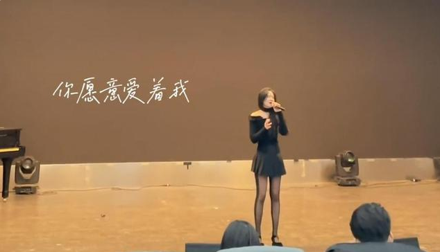 南艺女大学生期末考试，有颜有才有气质，评论区却化身“柠檬精”