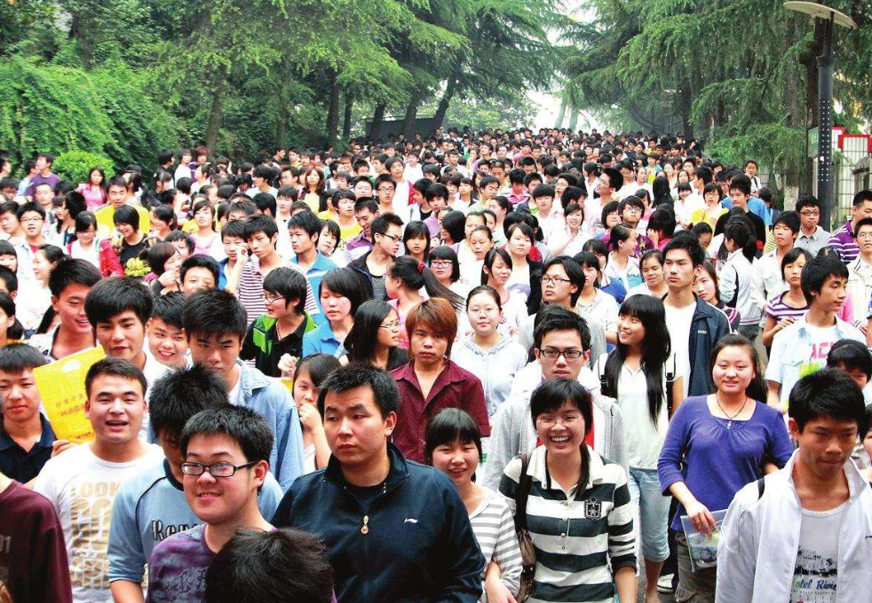 河北700分也考不上清华？670分以上考生扎堆，升学率却没有变化
