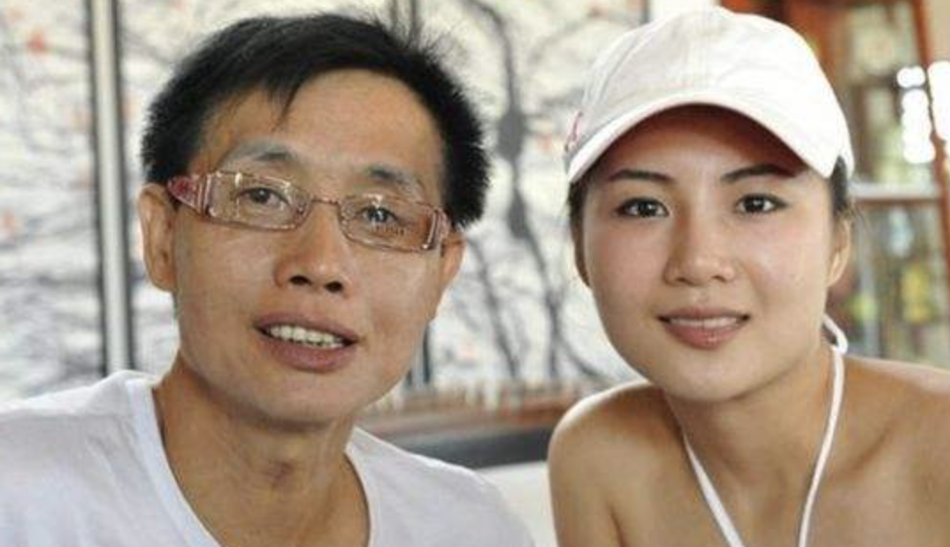 “野生诗人”和“娱圈活宝”的狗血往事