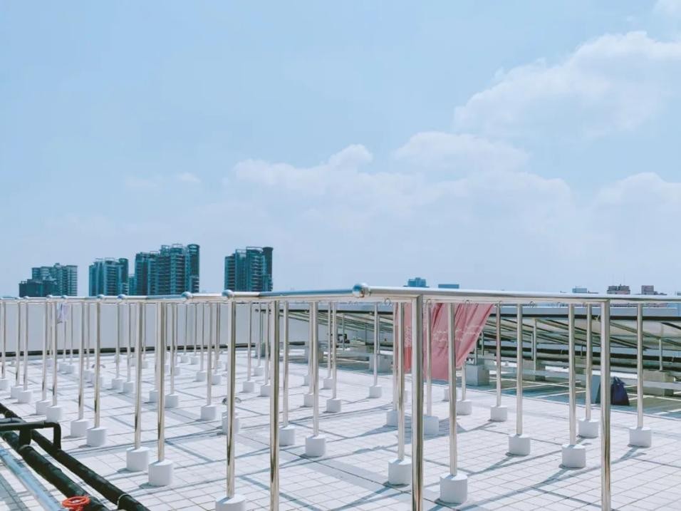 湖北“超美”大学：占地5195亩，宿舍6部电梯，坐拥26栋文物建筑和1000株樱花！