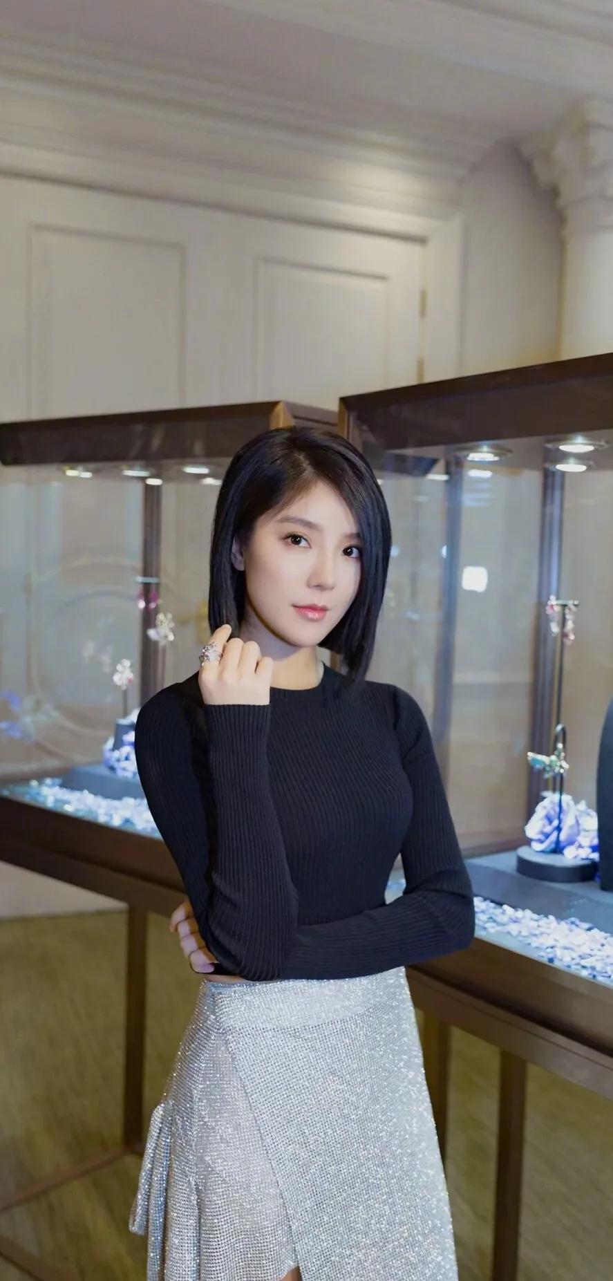 宅男女神赵奕欢不管以前如何现在颜值还在巅峰