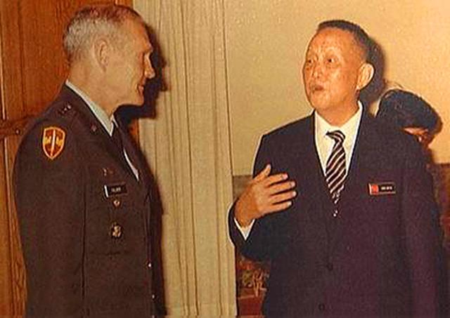 86年洪学智访美，受“邀”到美国办公，洪学智：我还没有毕业证呐