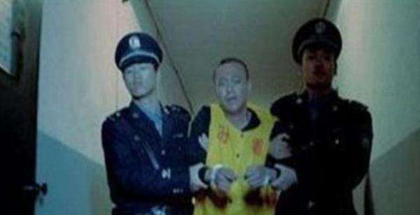 15岁少女救人牺牲，20年后获救者被判死刑，行刑前提出一个请求