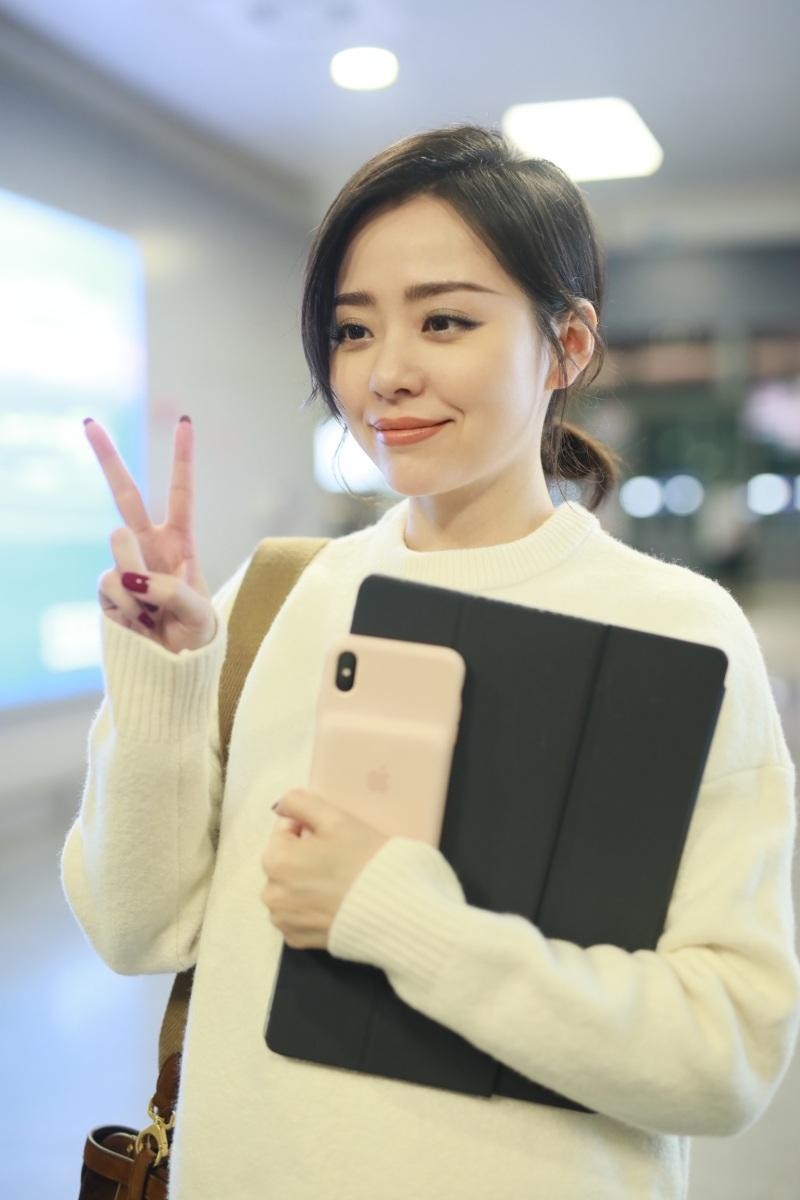 张靓颖痴情前夫15年，却被当成提款机：遇上冯柯是缘，还是劫？