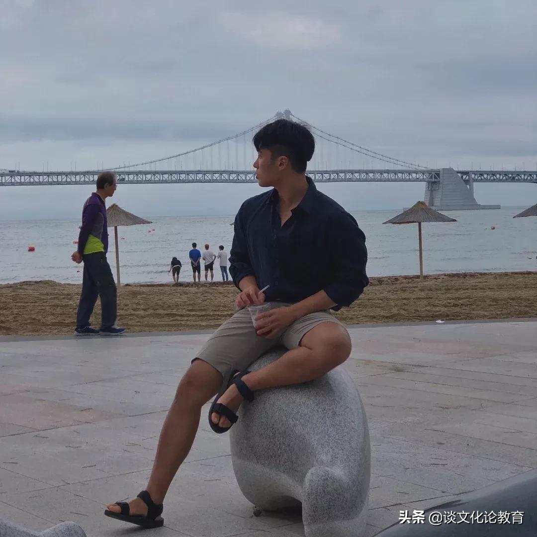 域外/韩国肌肉小哥演绎“在水一方”，侧颜太帅