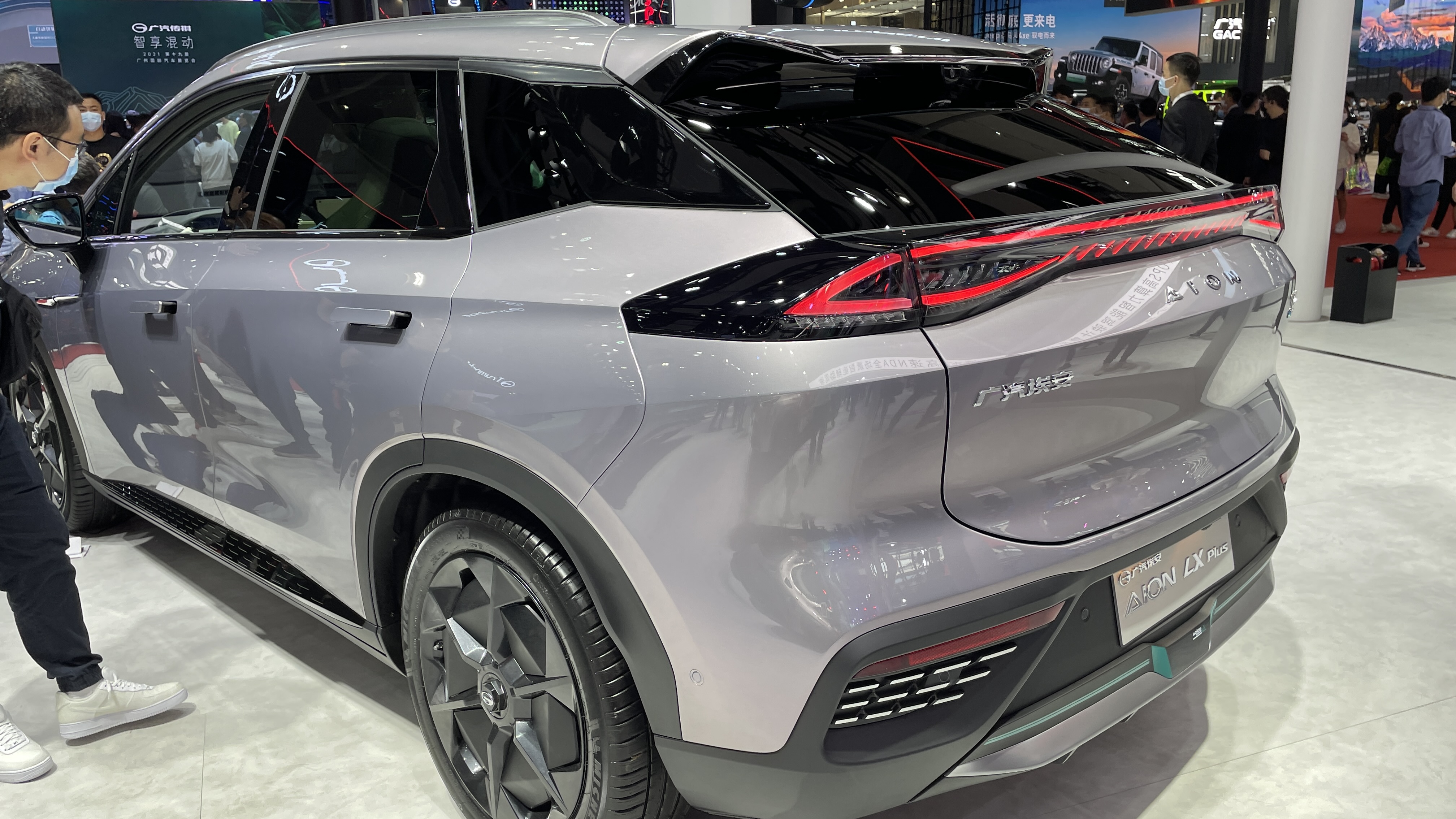 售价2866万元起续航1008公里广汽埃安aionlxplus上市