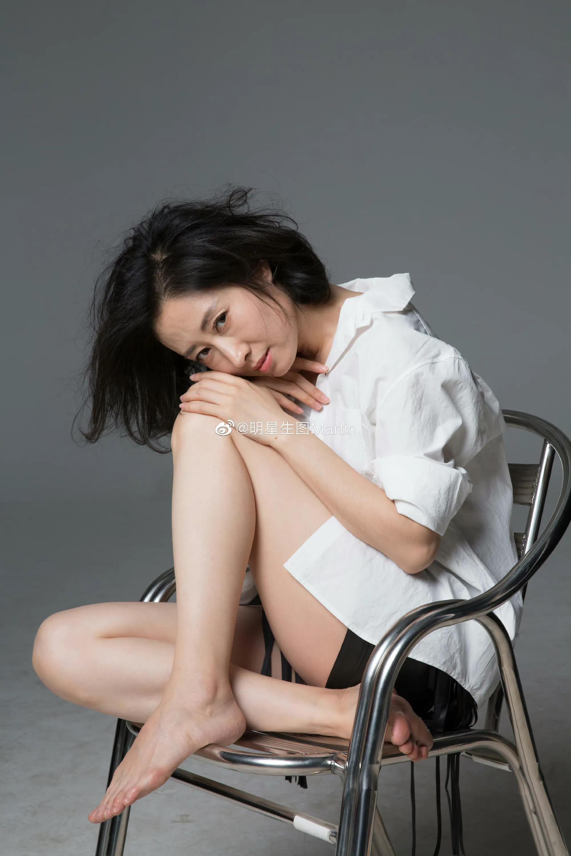 刘敏涛～白衬衫依旧诠释出万种风情 ​​​