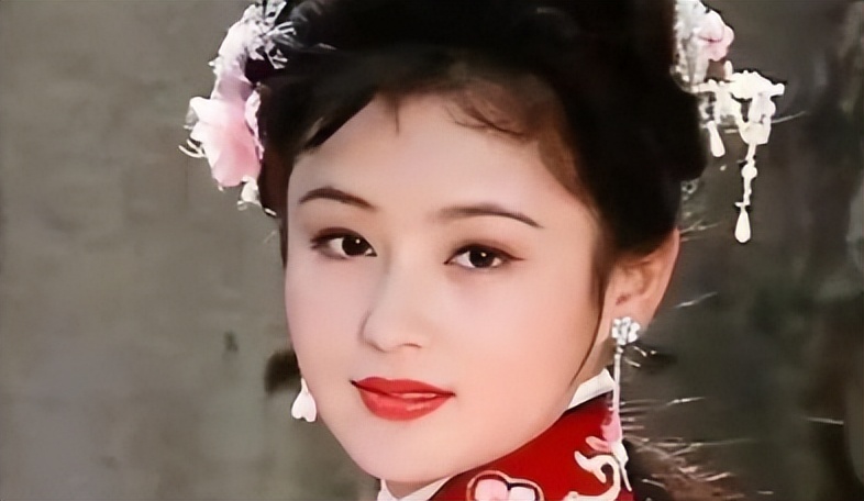 “歪瓜裂枣”别硬演公主，这9位女星告诉你，什么才叫金枝玉叶