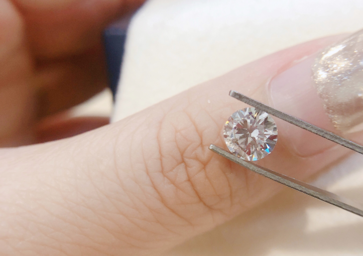 培育钻石合成技术不断提高，逐渐成为市场新兴选择