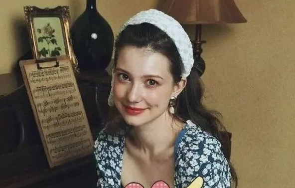 浙大多国混血美女校花火了，有才又有颜，网友：只可惜结婚了