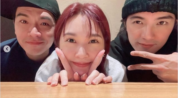 爷青回！杨丞琳贺军翔王传一时隔十五年再同框，杨丞琳被老友催生