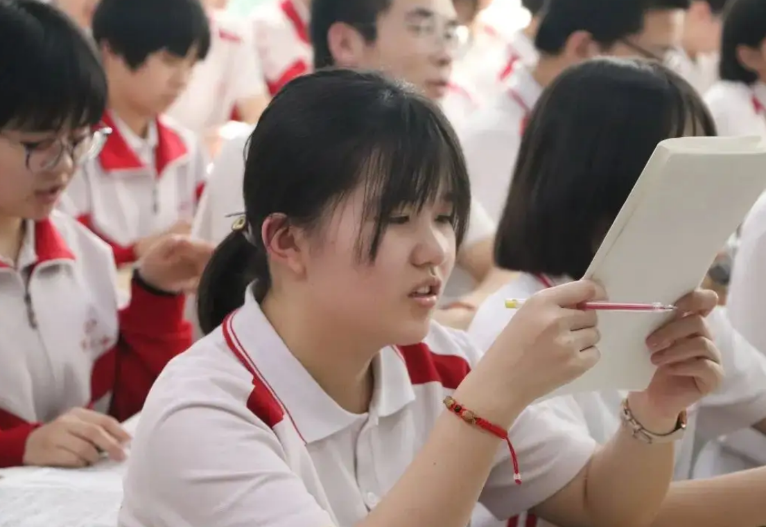 高三的一模和二模考试，哪次分数和高考更“接近”？家长别误会了