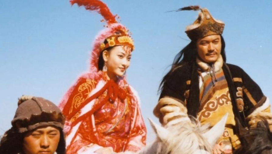 “歪瓜裂枣”别硬演公主，这9位女星告诉你，什么才叫金枝玉叶