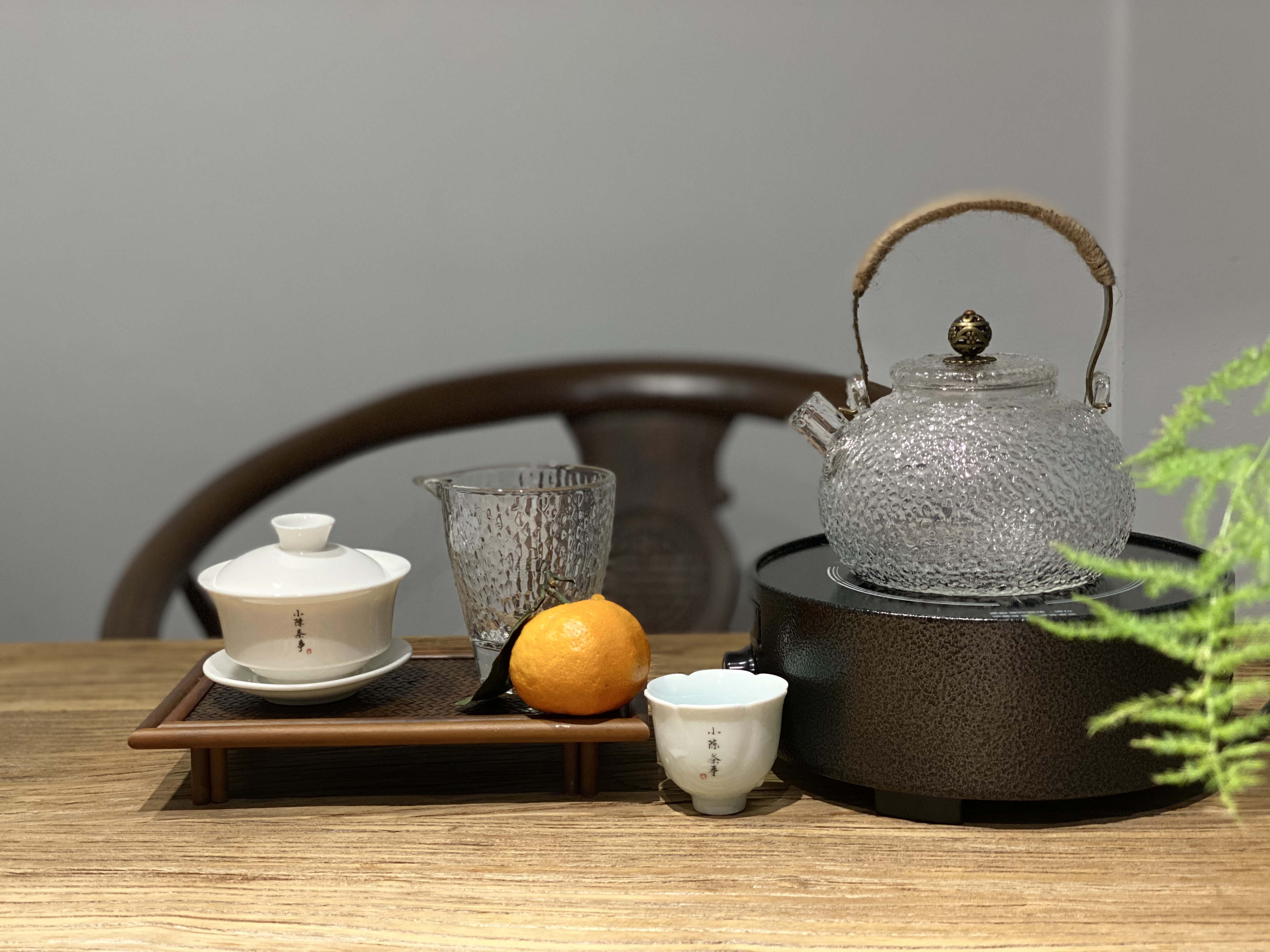 冬季煮茶热，铁壶、陶壶、玻璃壶、喷淋壶，究竟该怎么选？