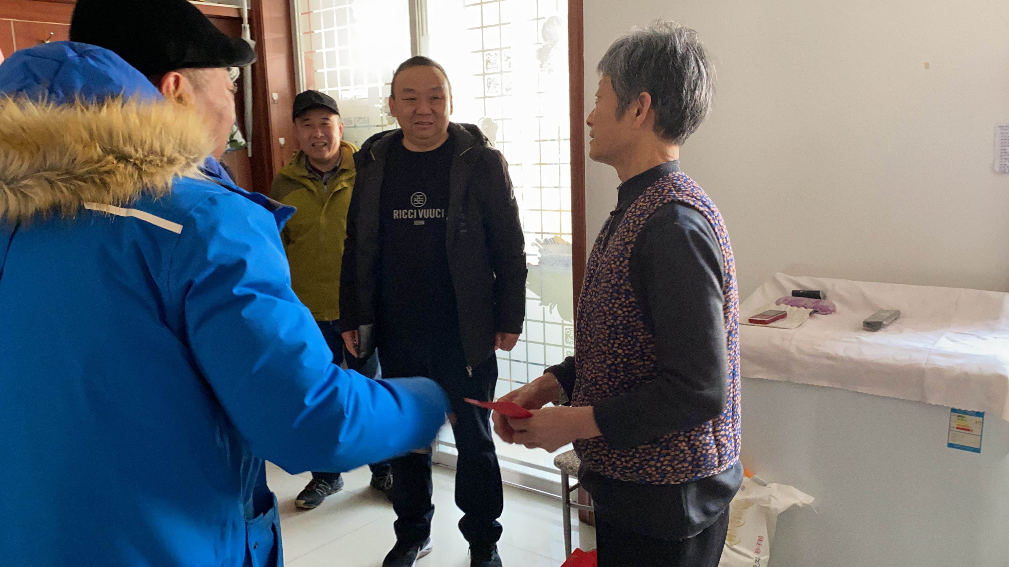 淄博有個滿滿正能量微信群——成立一年多，好事做了一樁又一樁