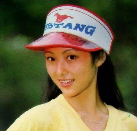 和陈红齐名的古典美人，曾被誉为“最美西施”，早早隐退销声匿迹