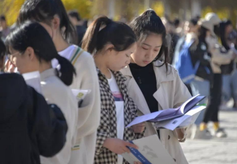 单招的考试内容跟高考一样吗？单招考试难易程度怎么样？答案来了