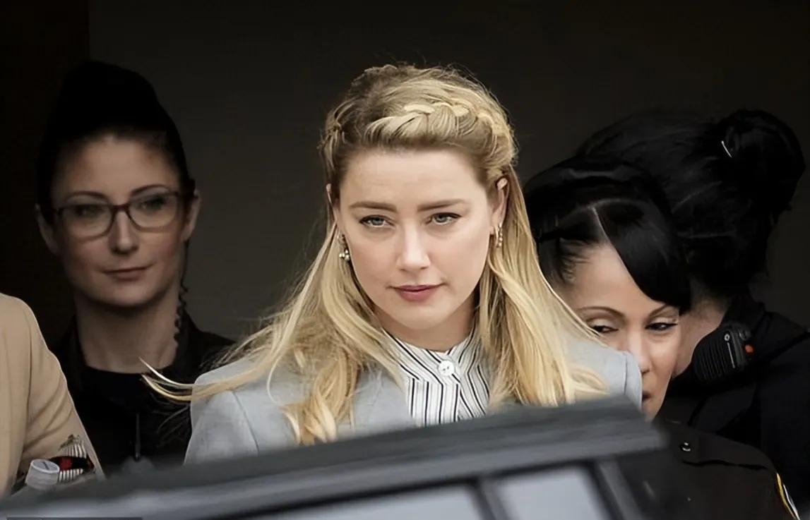 德普前妻花4000万请的顶级律师偷偷哭了，不认同也要硬着头皮辩护