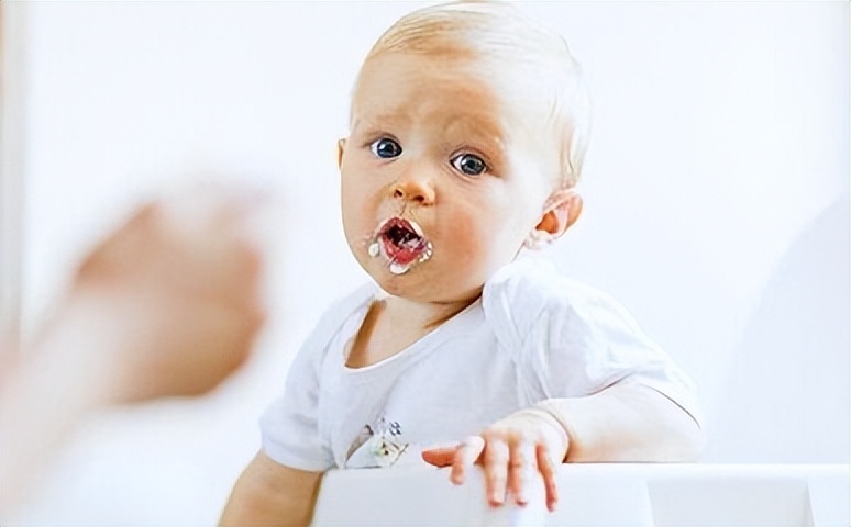 宝宝多大能吃肉？不是6个月也不是10个月，这个月龄刚刚好