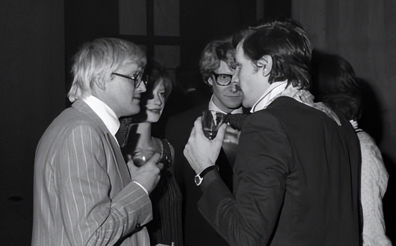 老佛爷和圣罗兰：年少成名亦敌亦友，却因同一个花美男陷入三角恋