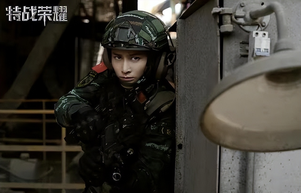 这才叫“女扮男装”，这10位女演员我差点就相信她们是男人了