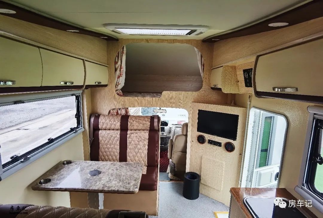 18年的大通C型房车！跑了3万多公里，报价20.8万