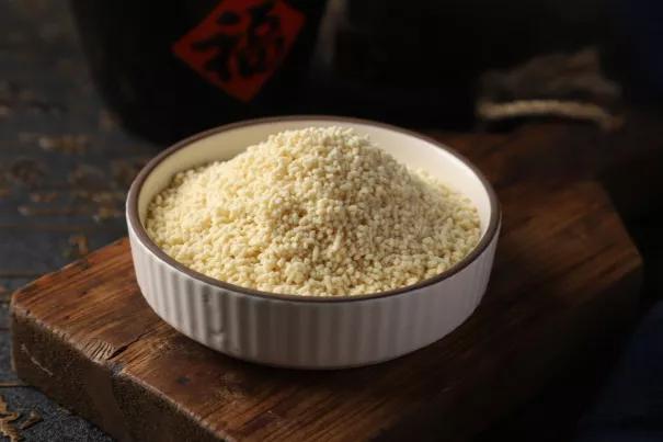 广东4款放心鸡精，经鉴定由100%鸡“肉骨蛋”制成，微量元素超8种