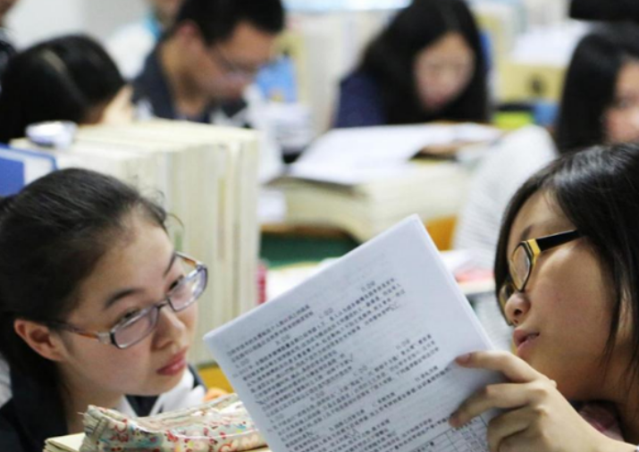 小学生“人生规划”火了，初中后的转折，网友：条条大路通地府