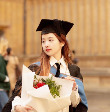 中国女孩年级第一牛津毕业，被骂是“学术媛”，天才少女有什么错