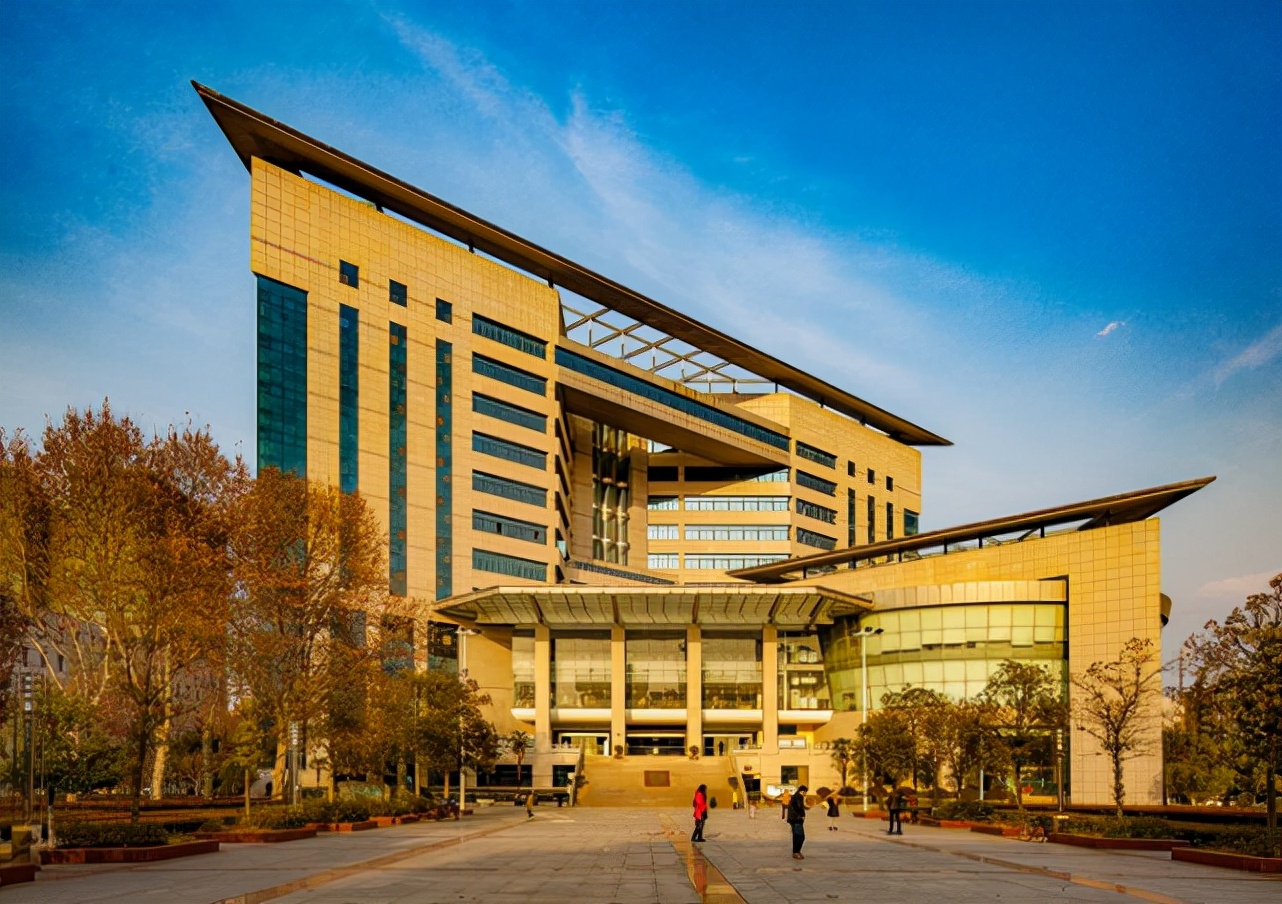 湖南大学和湖北大学，哪所学校实力更强？录取数据告诉你答案