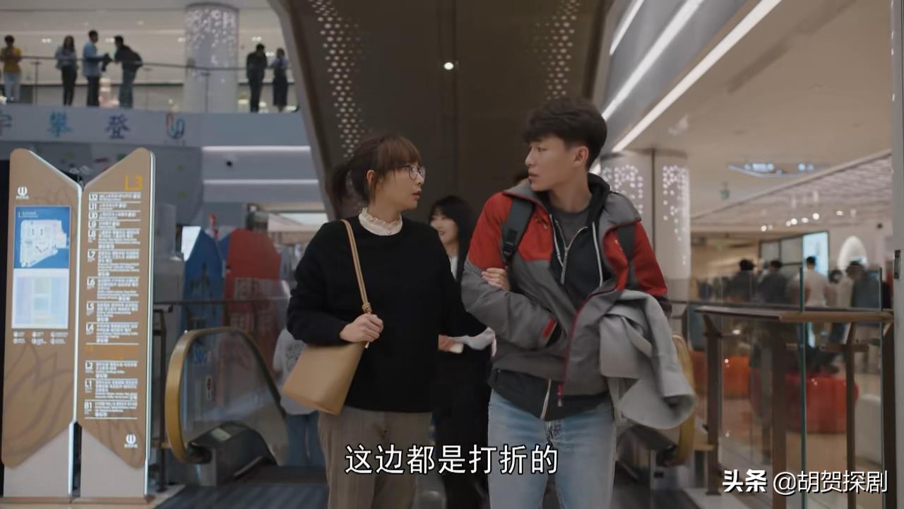 二刷《理想之城》：才懂30岁吴红玫爱上60岁赵显坤，是最狠的算计