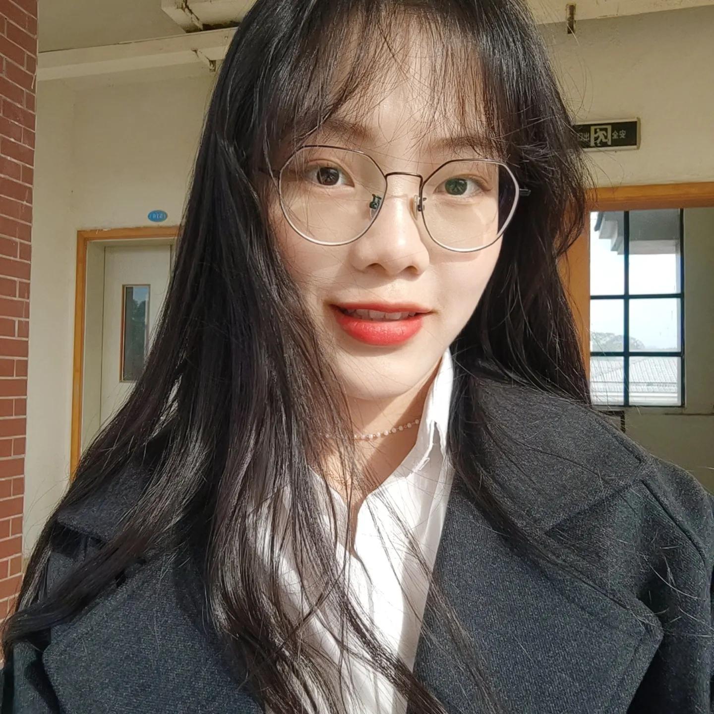 大学宿舍的舍友现在关系都怎么样了？