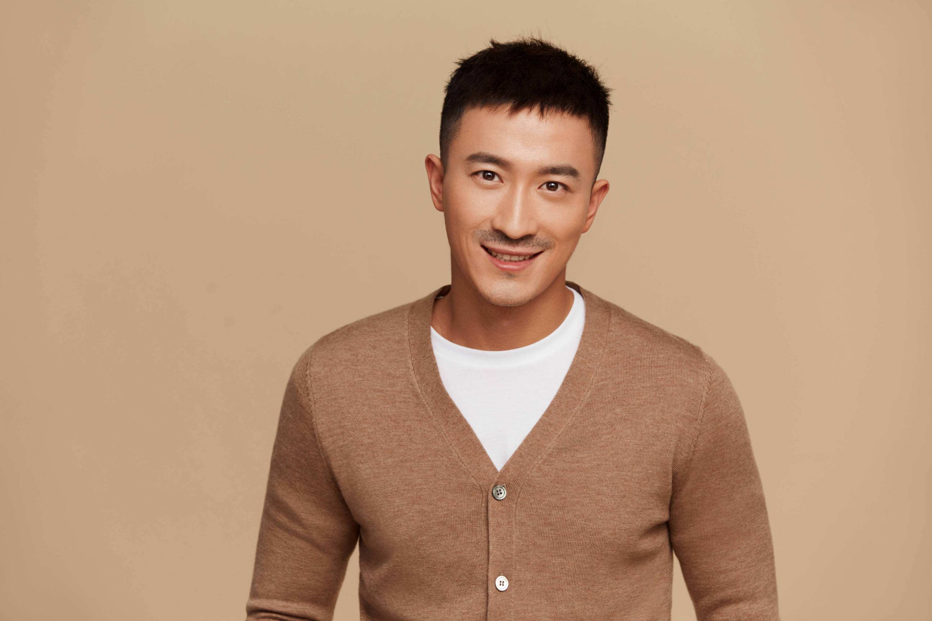 秦岚主演的电视剧《她只是不想输》正式开机，都有哪些演员参演呢