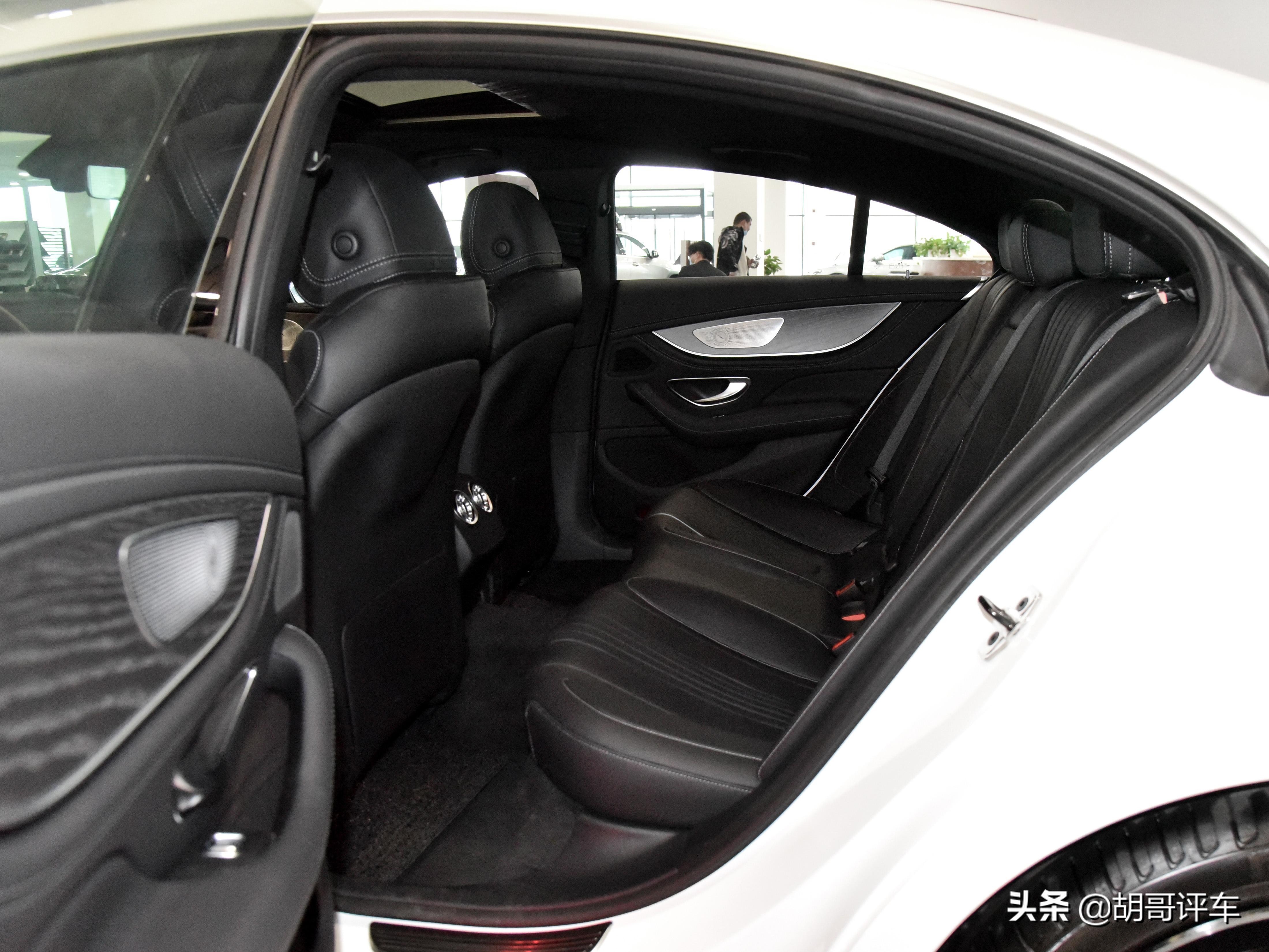 三角前灯，AMG轮圈，无框车门，实拍奔驰CLS