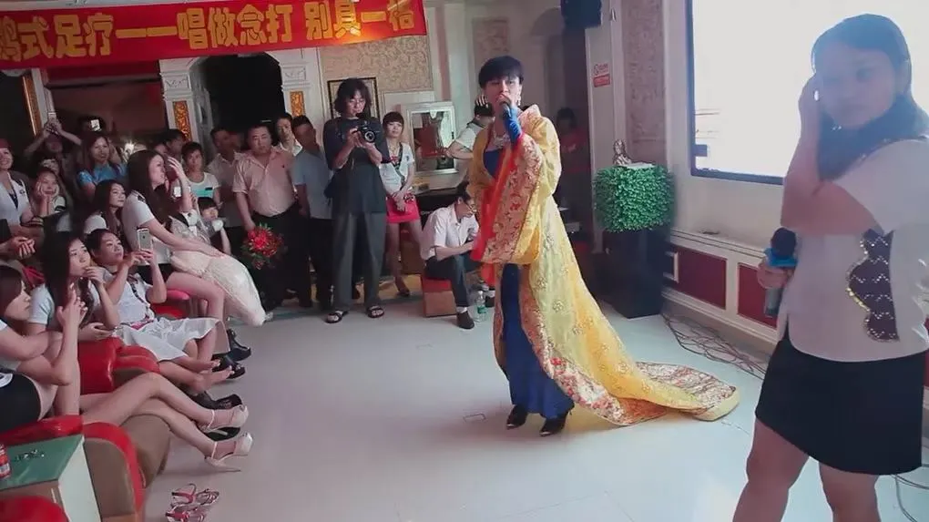 “变性人”李二毛:为爱变女人惨被抛弃,41岁去世,3天才被发现